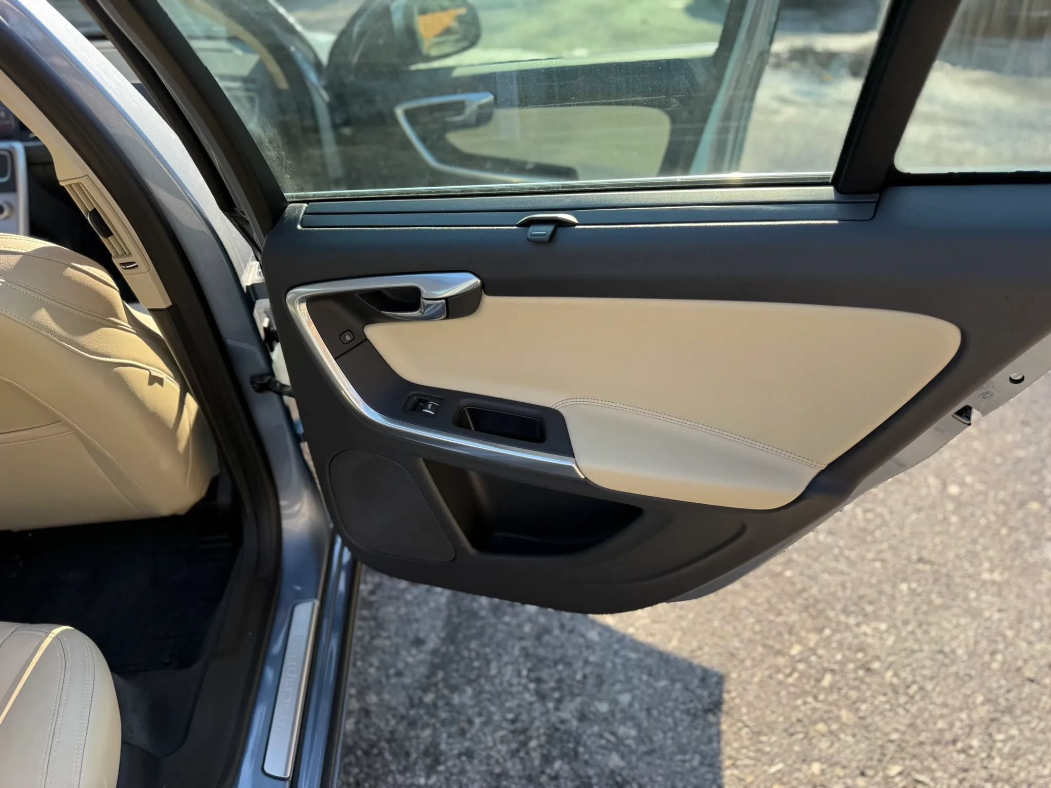 Used 2018 Volvo S60 T5 Inscription Platinum AWD/4WD image 18