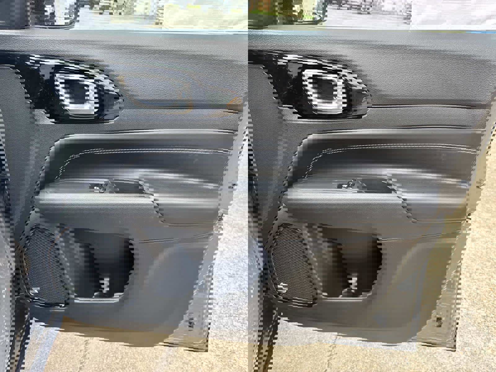 Used 2023 Jeep Compass Altitude w/ Sun and Sound Group image 24