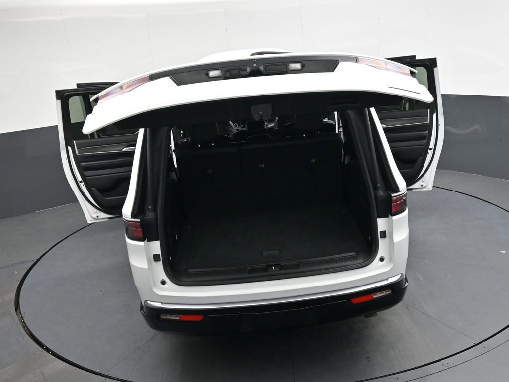 Used 2024 Jeep Wagoneer L Series II w/ Flexible Seating Group image 44