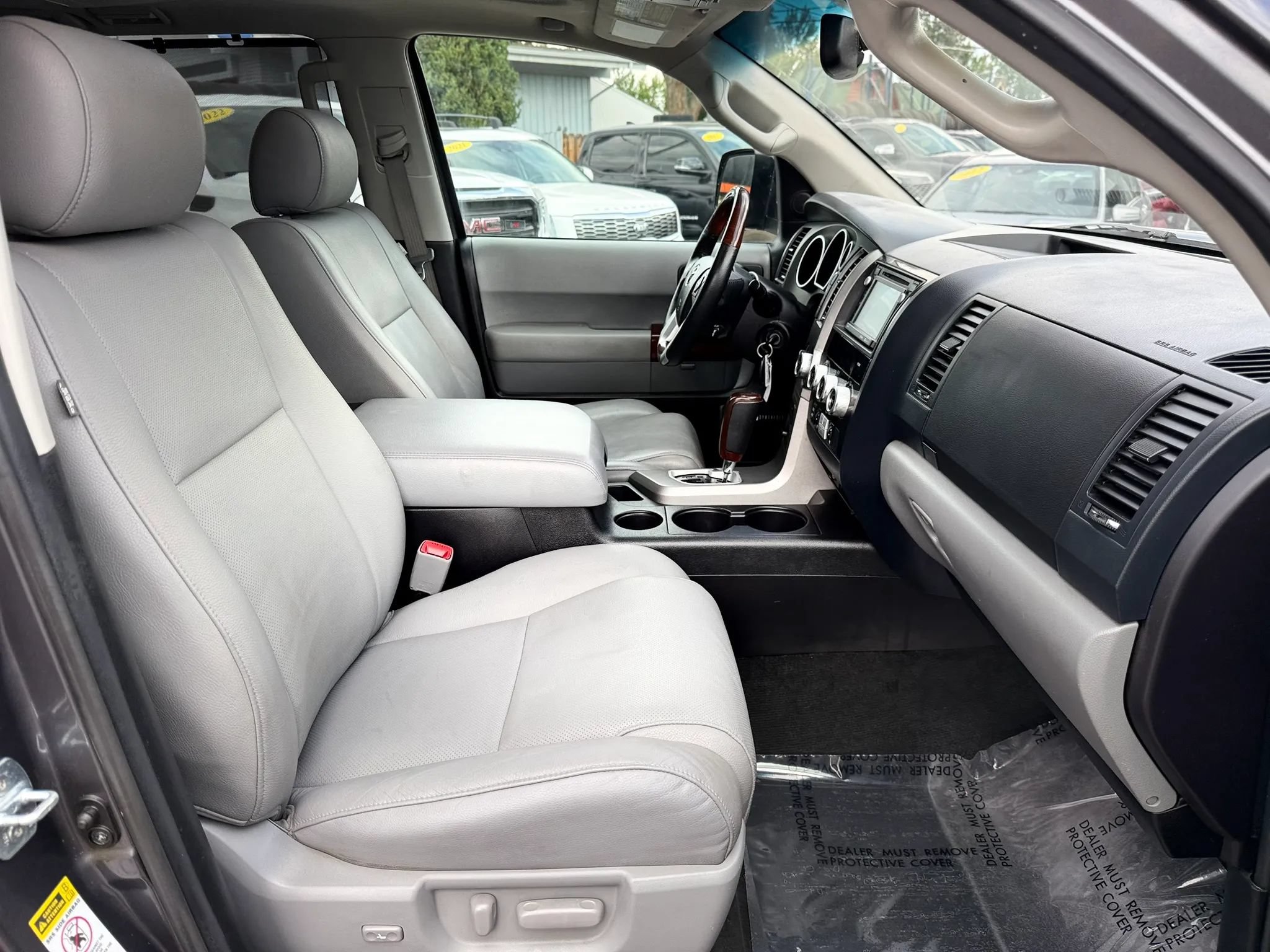 Used 2017 Toyota Sequoia Platinum AWD/4WD image 23