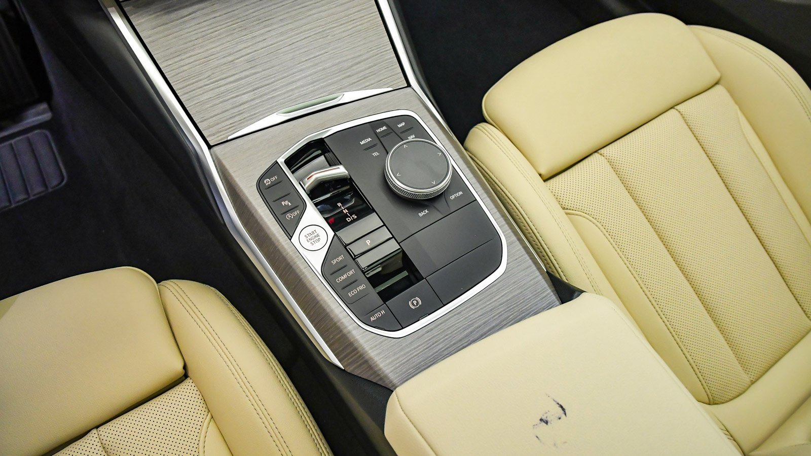 New 2026 BMW 330i Sedan w/ Premium Package image 23