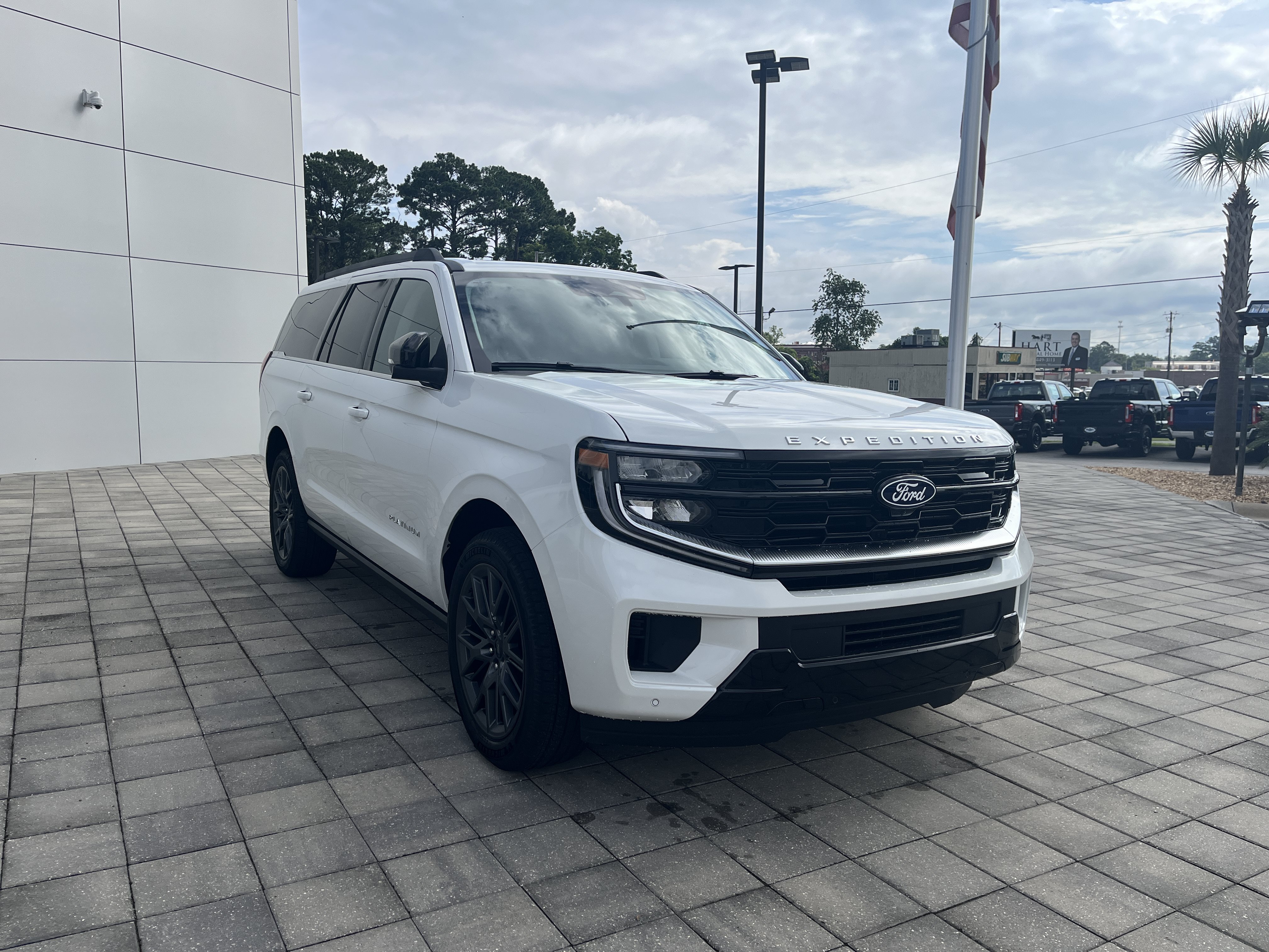 New 2027 Ford Expedition Max Platinum w/ Driver's Package RWD image 8