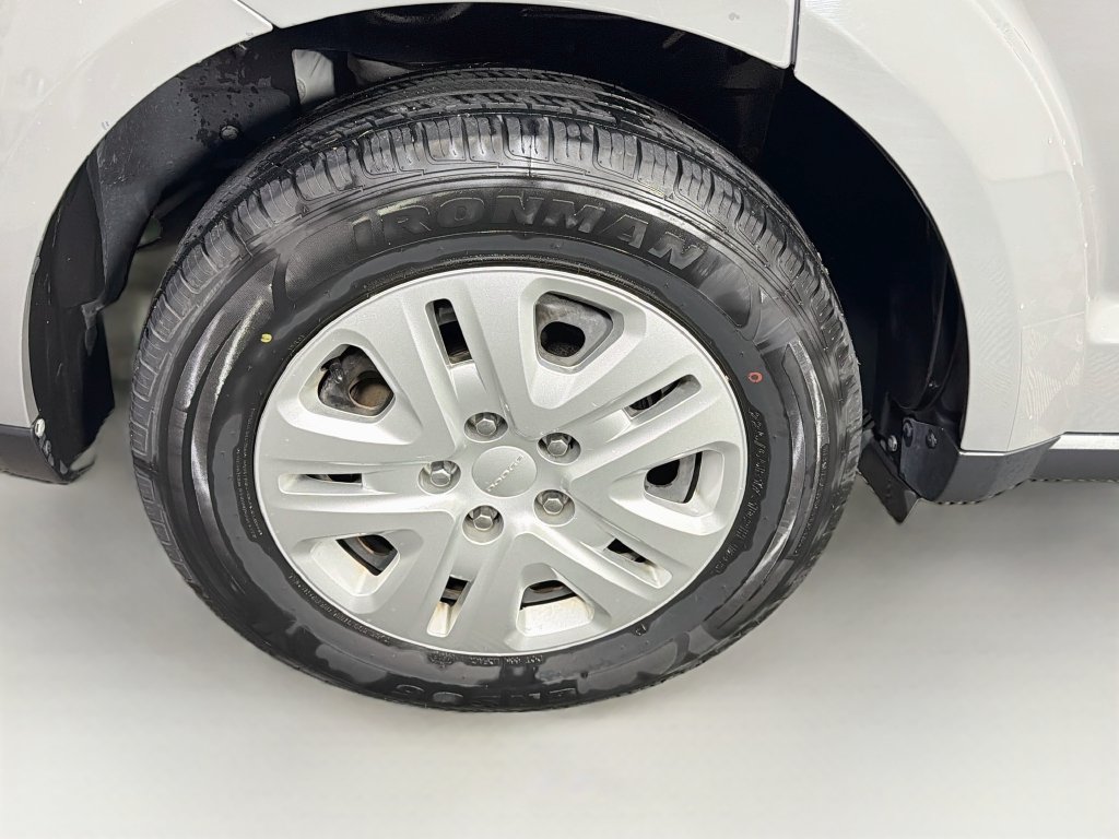 Used 2019 Dodge Journey SE FWD image 33