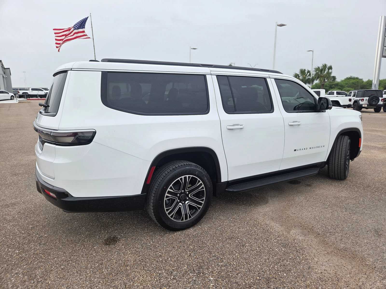 New 2026 Jeep Grand Wagoneer L 4WD w/ Premium Group I image 7