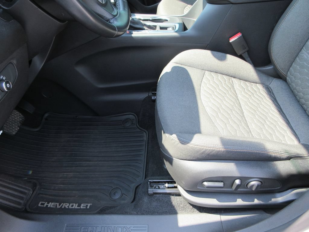 Used 2019 Chevrolet Equinox LT w/ Driver Convenience Package FWD image 21