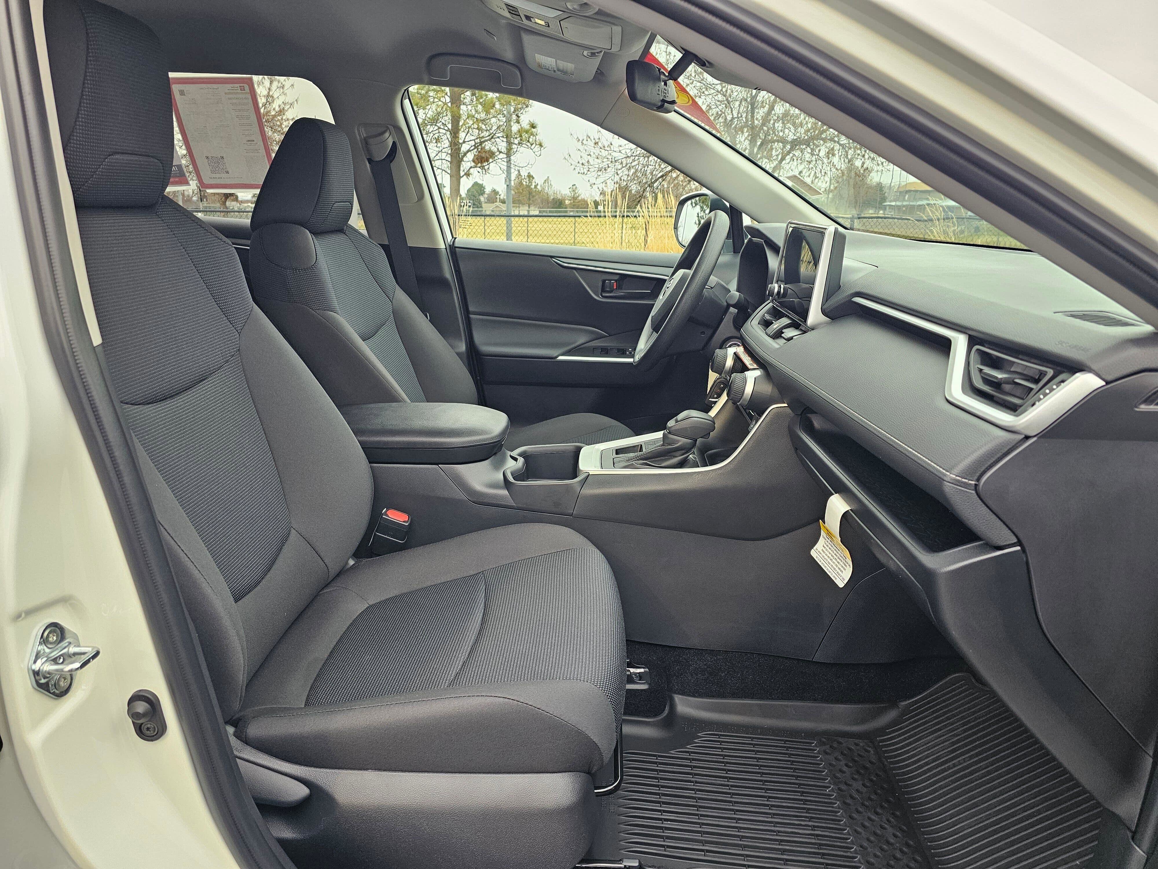 Used 2025 Toyota RAV4 LE image 10