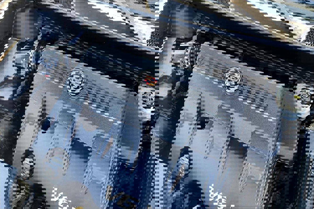 Used 2016 Cadillac SRX Luxury image 32