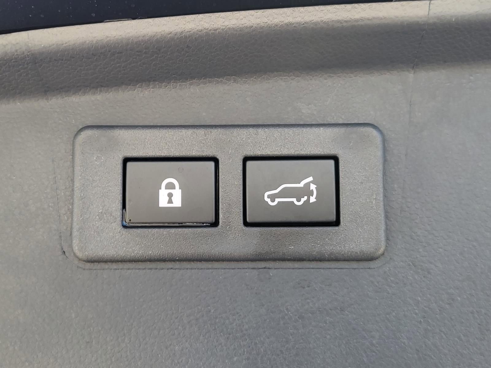 Used 2025 Subaru Outback Premium image 11