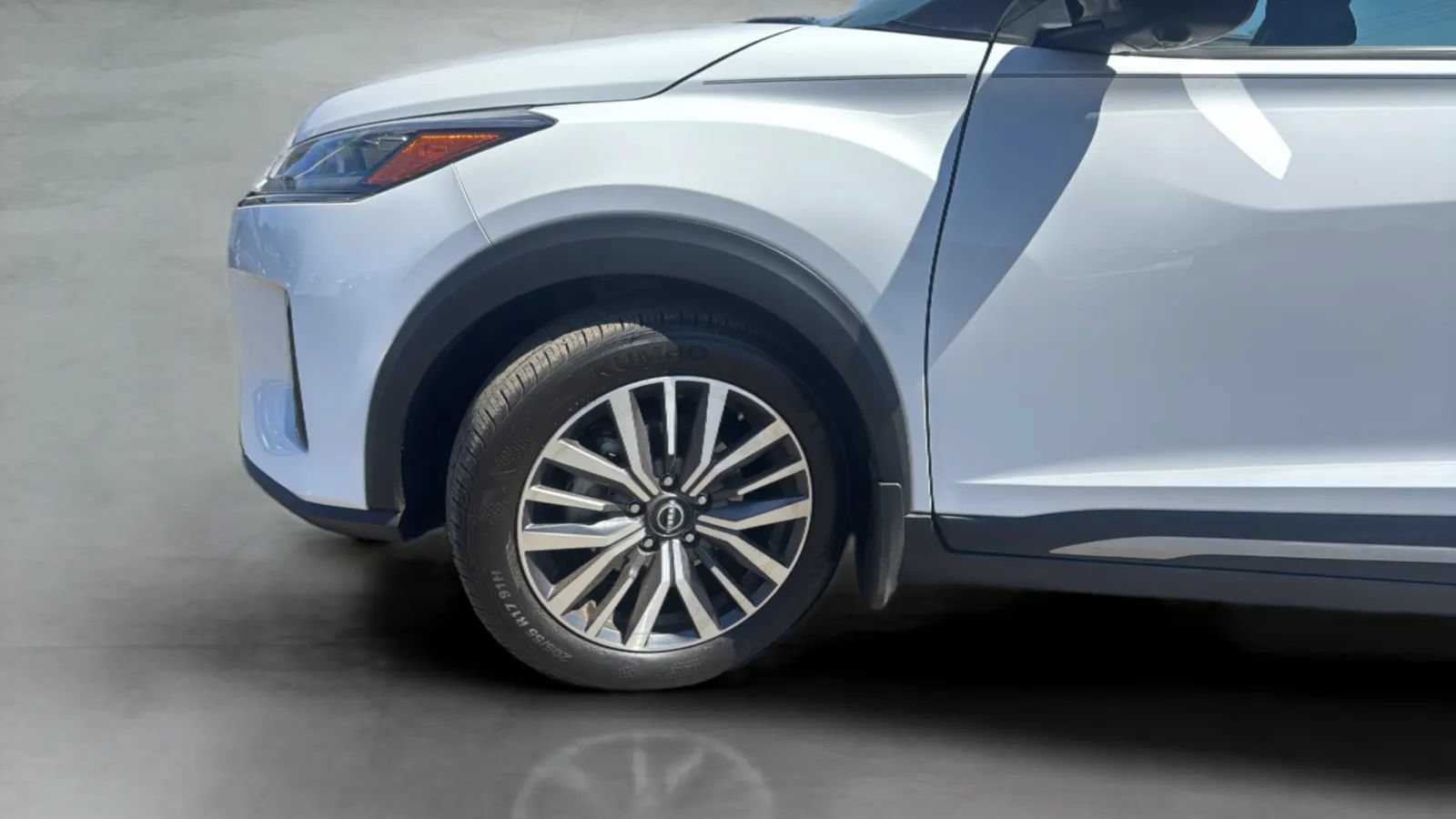 Used 2024 Nissan Kicks SR FWD image 23