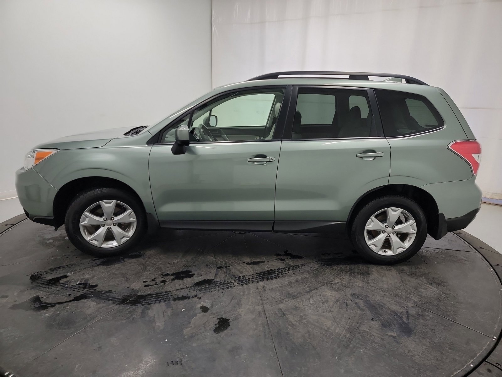 Used 2016 Subaru Forester 2.5i Premium image 4