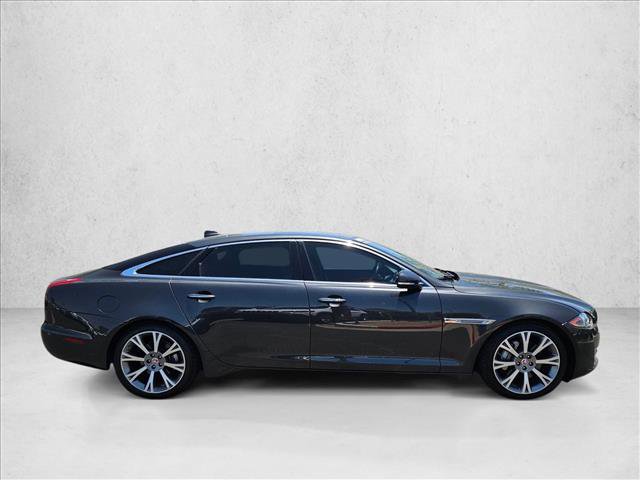 Used 2017 Jaguar XJ L Portfolio RWD image 4