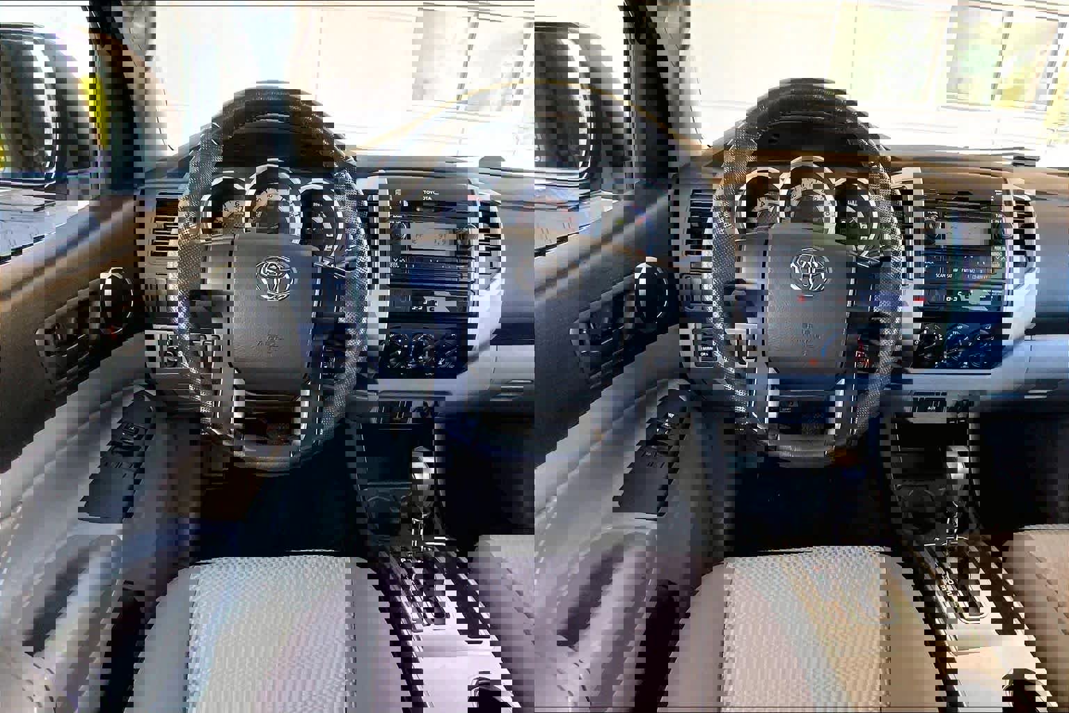 Used 2012 Toyota Tacoma PreRunner w/ SR5 Pkg RWD image 5