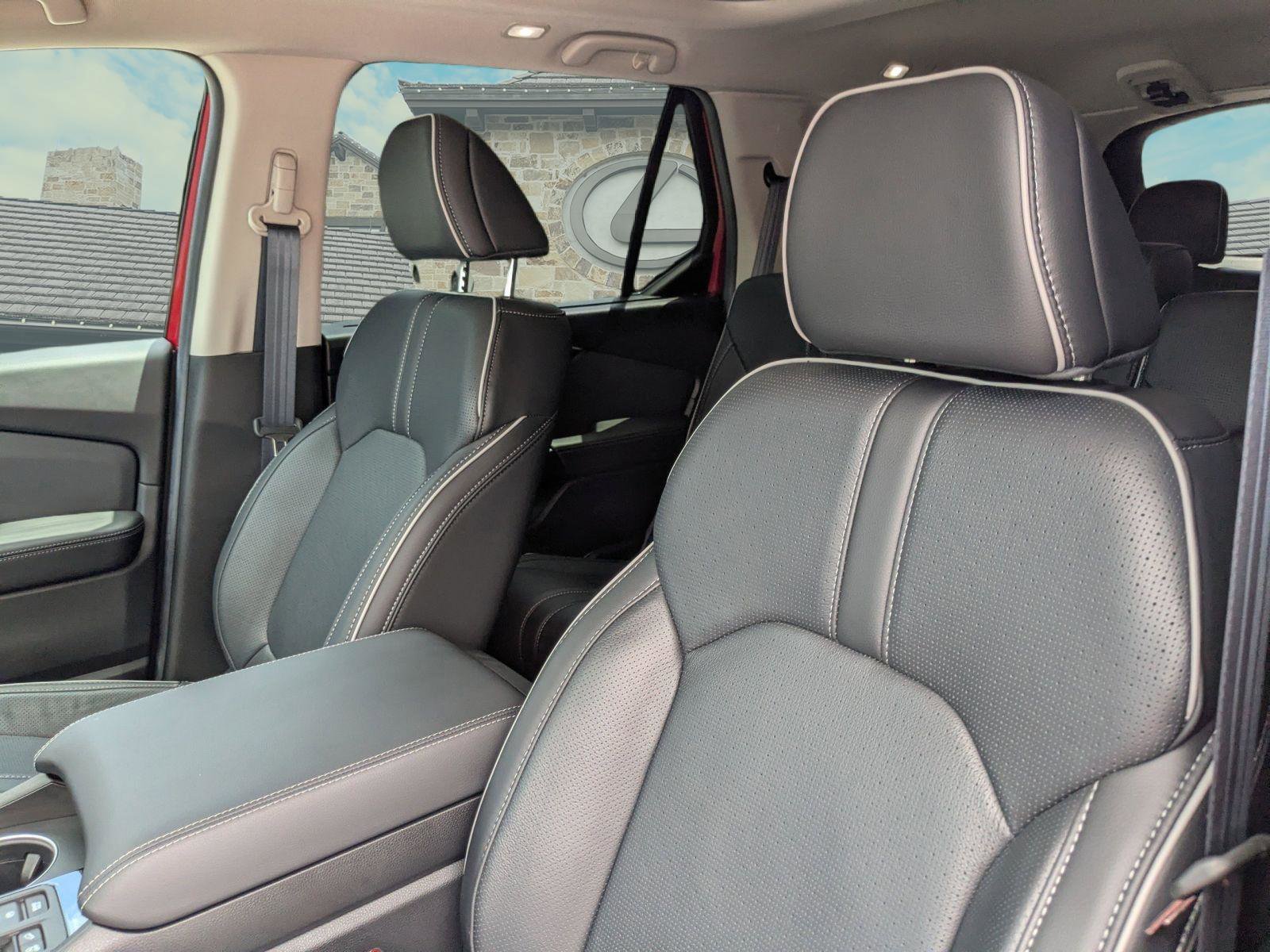 Used 2025 Honda Pilot Elite image 8