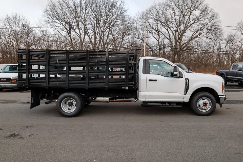 Used 2024 Ford F350 XL w/ XL Chrome Package RWD image 2