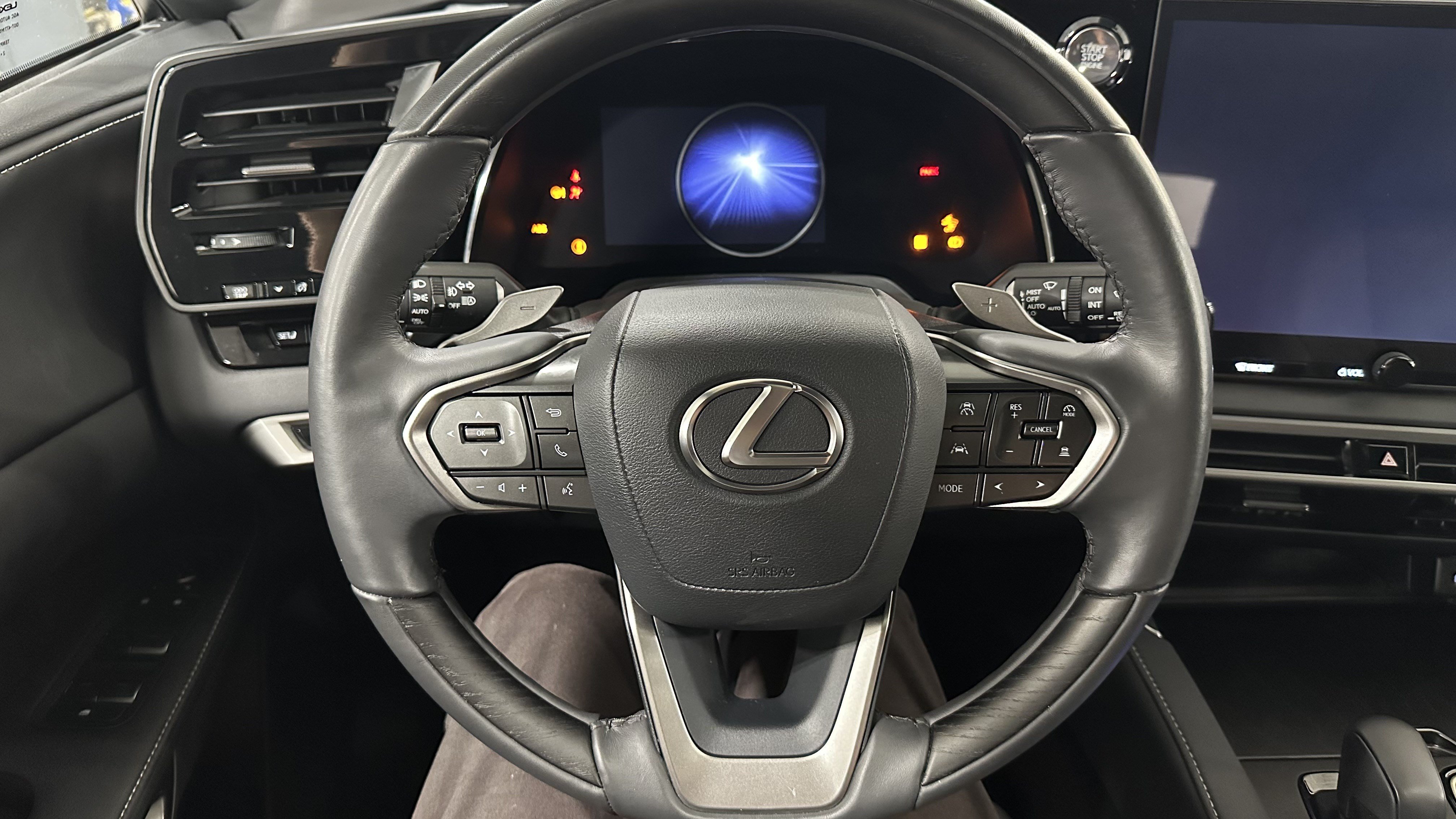 Used 2023 Lexus RX 350 Premium w/ Accessory Package AWD/4WD image 19
