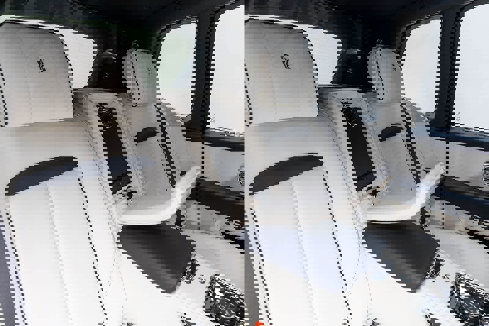 Used 2023 Rolls-Royce Cullinan w/ Cullinan Package image 65