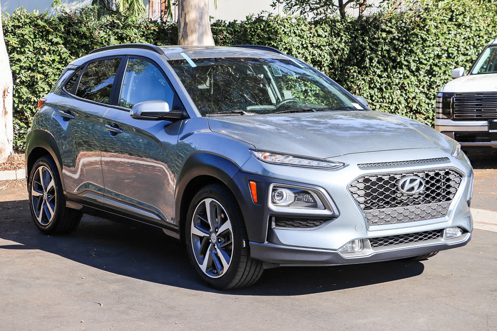 Used 2021 Hyundai Kona Limited w/ Cargo Package AWD/4WD image 3