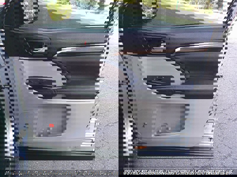 Used 2015 Toyota Highlander Limited image 34