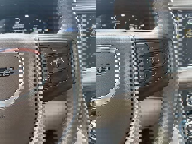 Used 2022 GMC Yukon XL Denali image 30