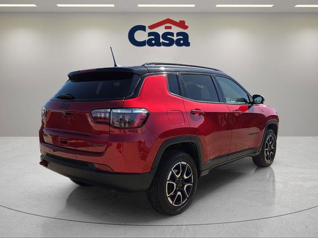 Used 2025 Jeep Compass Trailhawk AWD/4WD image 3