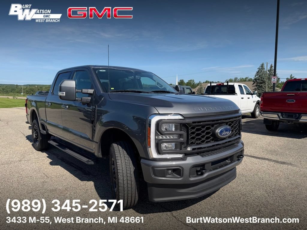 Used 2023 Ford F250 Lariat w/ Sport Appearance Package AWD/4WD image 1