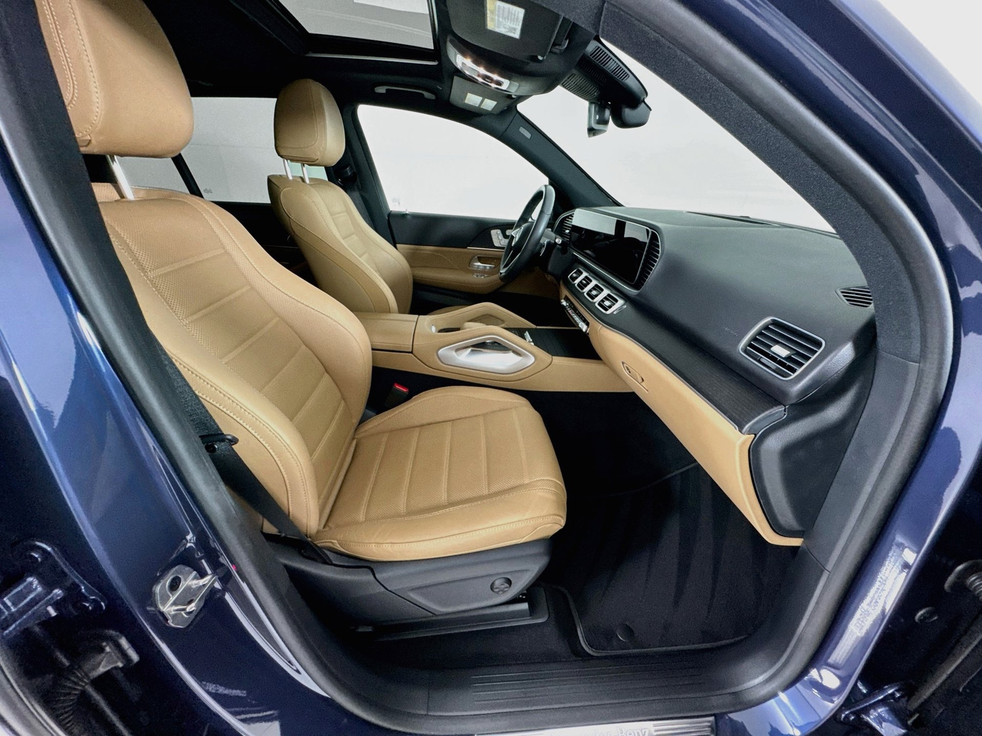 Used 2024 Mercedes-Benz GLE 350 4MATIC image 32
