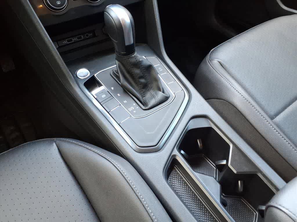 Used 2020 Volkswagen Tiguan SE image 22