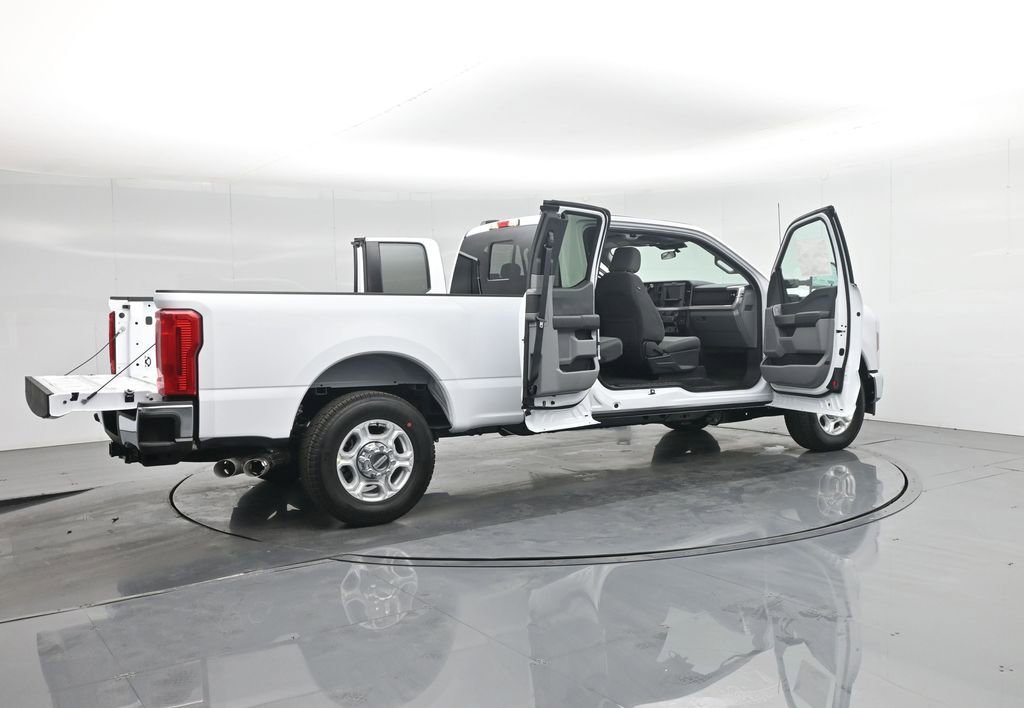 New 2026 Ford F350 XLT image 5