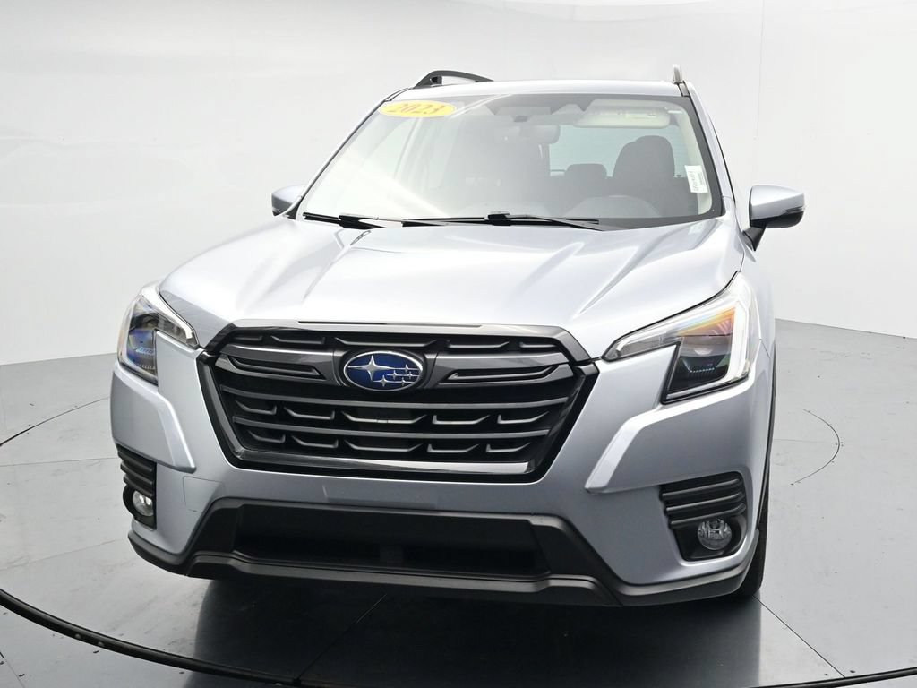 Used 2023 Subaru Forester Limited w/ Popular Package #2 AWD/4WD image 3
