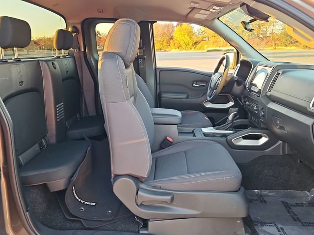 Used 2022 Nissan Frontier SV w/ Technology Package image 17