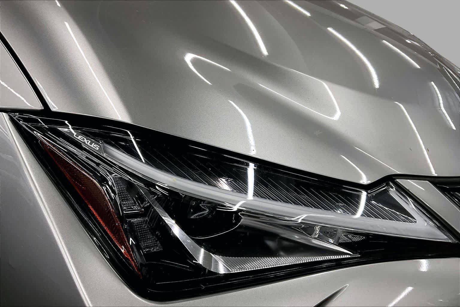 Used 2019 Lexus UX 250h w/ Premium Package AWD/4WD image 27