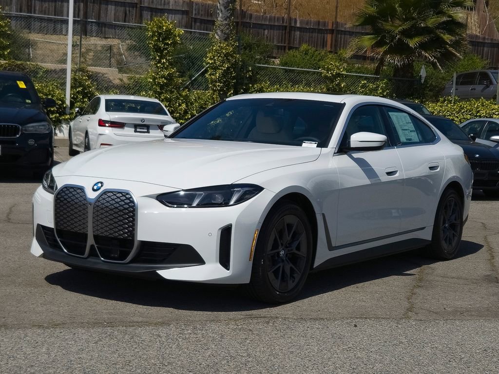 New 2026 BMW i4 eDrive40 w/ Parking Assistance Package RWD image 2