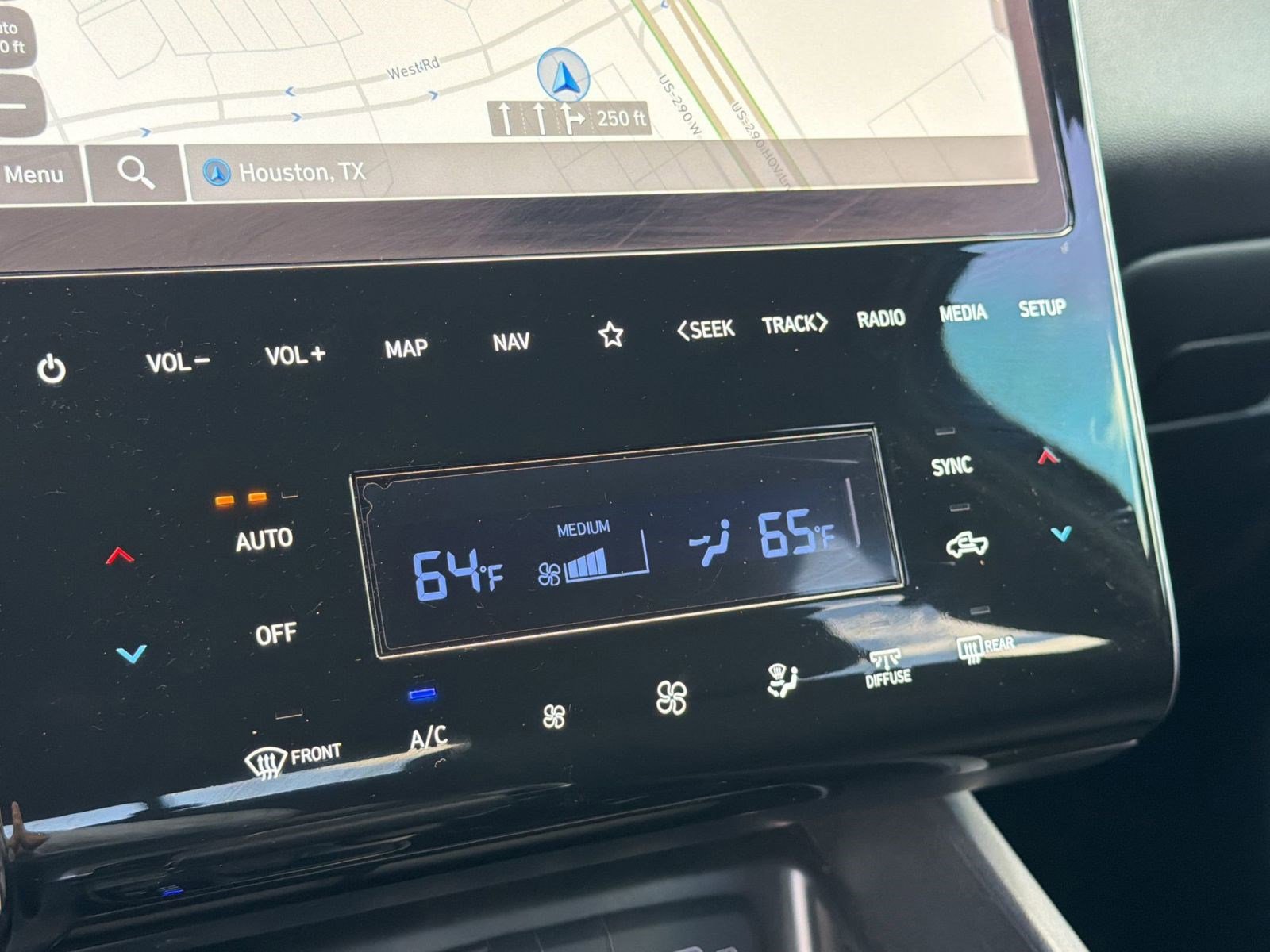 Used 2024 Hyundai Santa Cruz SEL w/ Activity Package FWD image 26