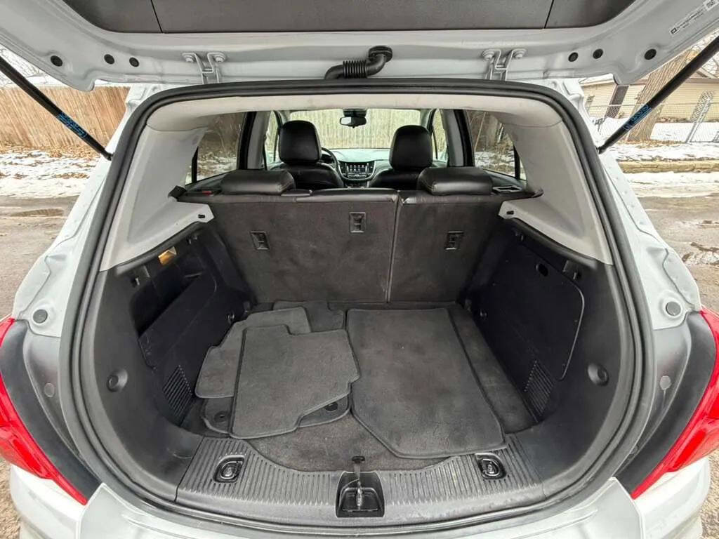 Used 2018 Chevrolet Trax LT w/ LT Convenience Package image 19