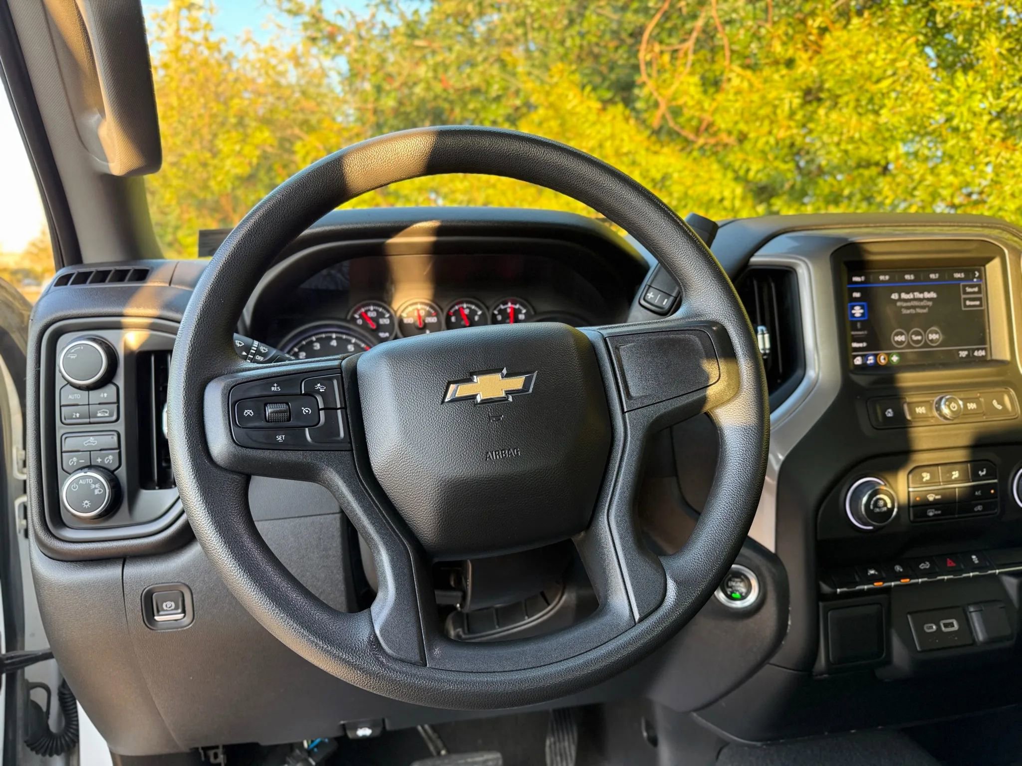 Used 2022 Chevrolet Silverado 1500 Custom image 4