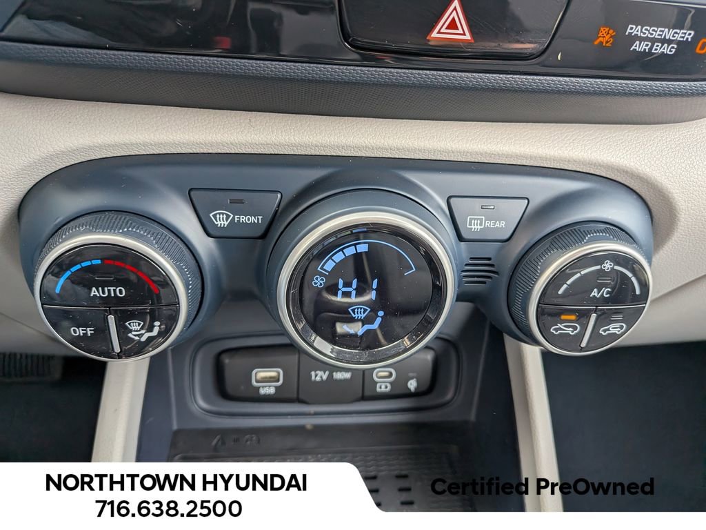 Used 2023 Hyundai Venue Limited image 19