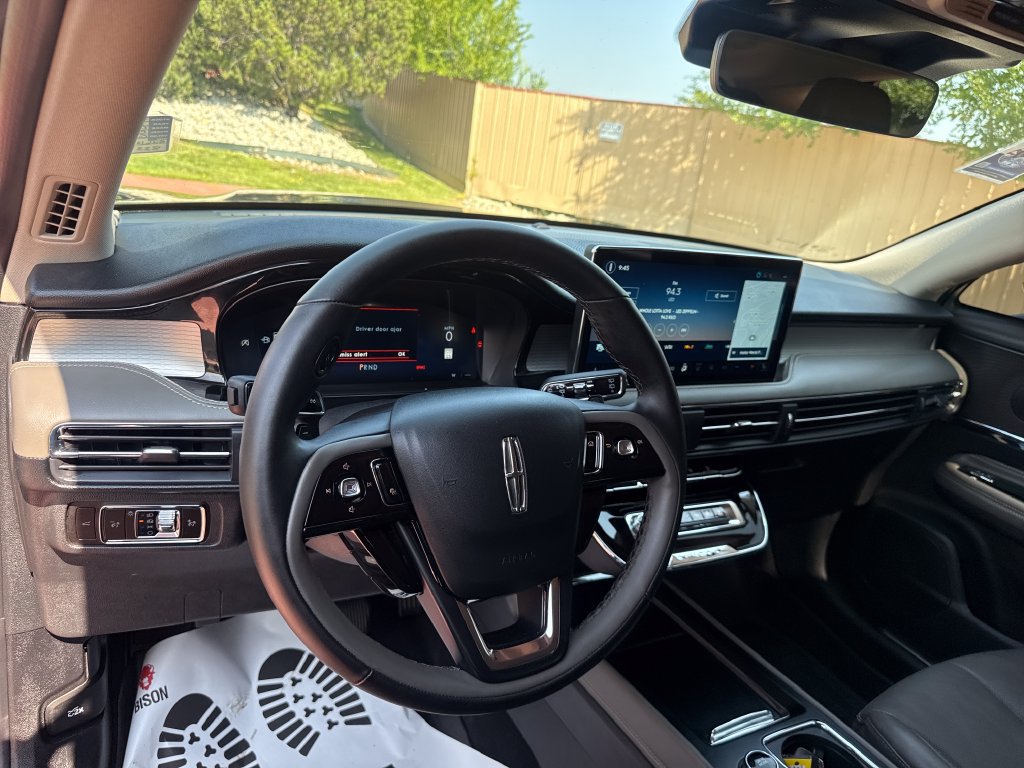 Certified 2025 Lincoln Corsair AWD w/ Equipment Group 101A image 14