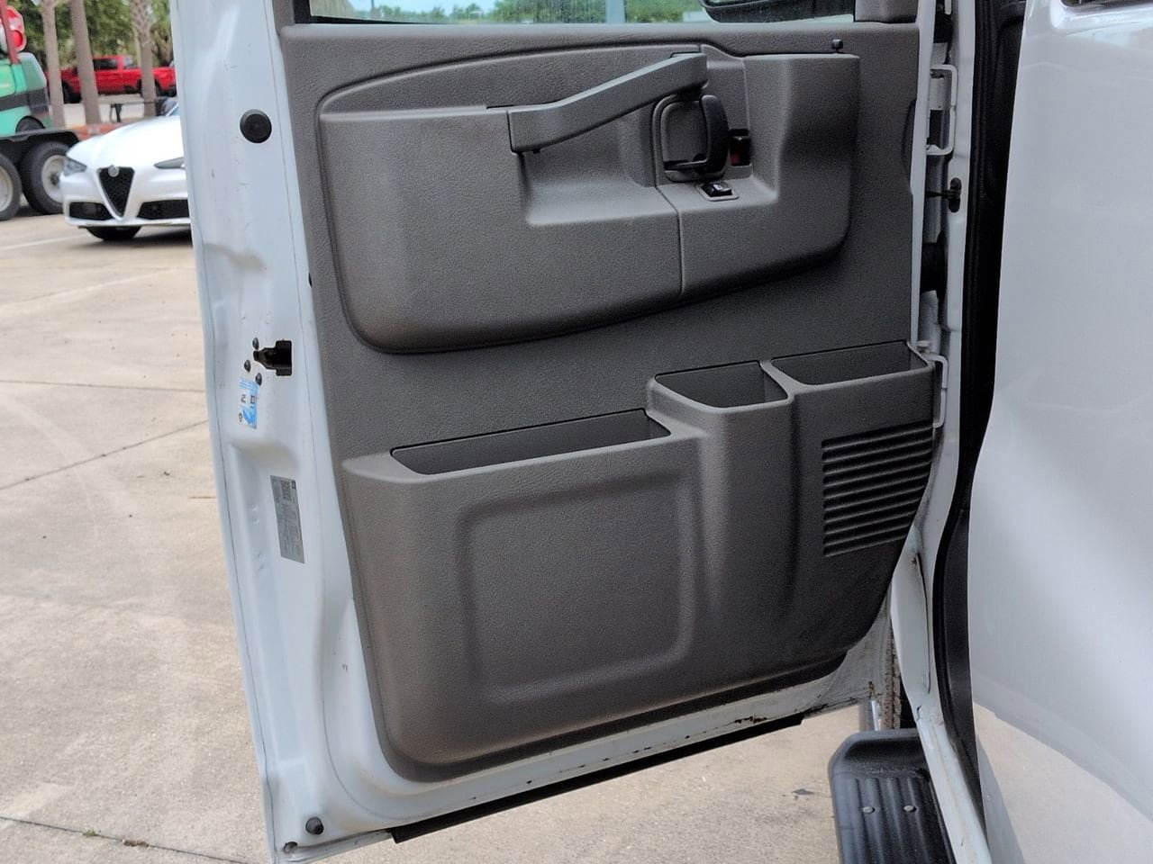 Used 2019 Chevrolet Express 3500 LT w/ LT Preferred Equipment Group image 7