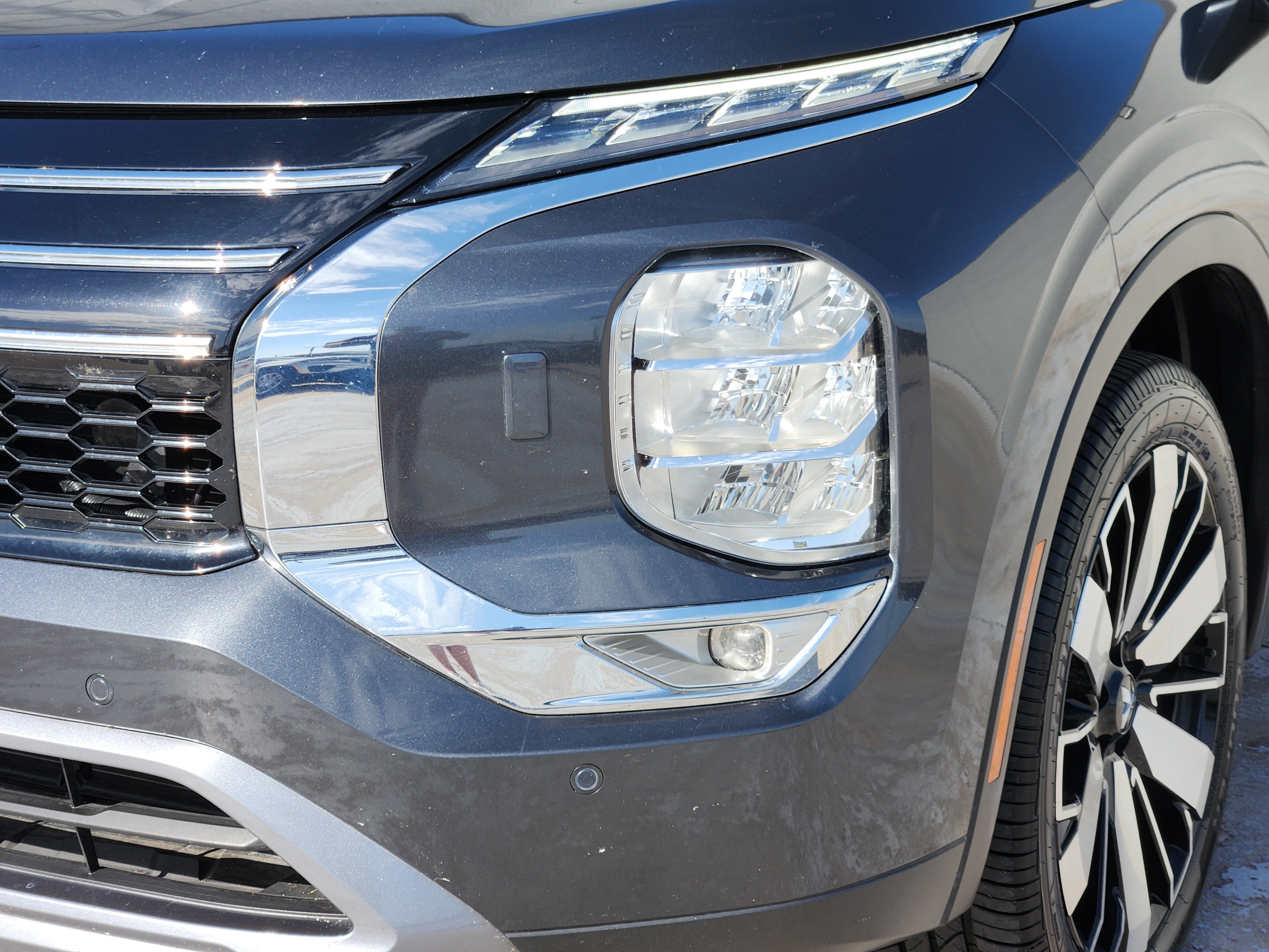 Used 2025 Mitsubishi Outlander SE AWD/4WD image 11