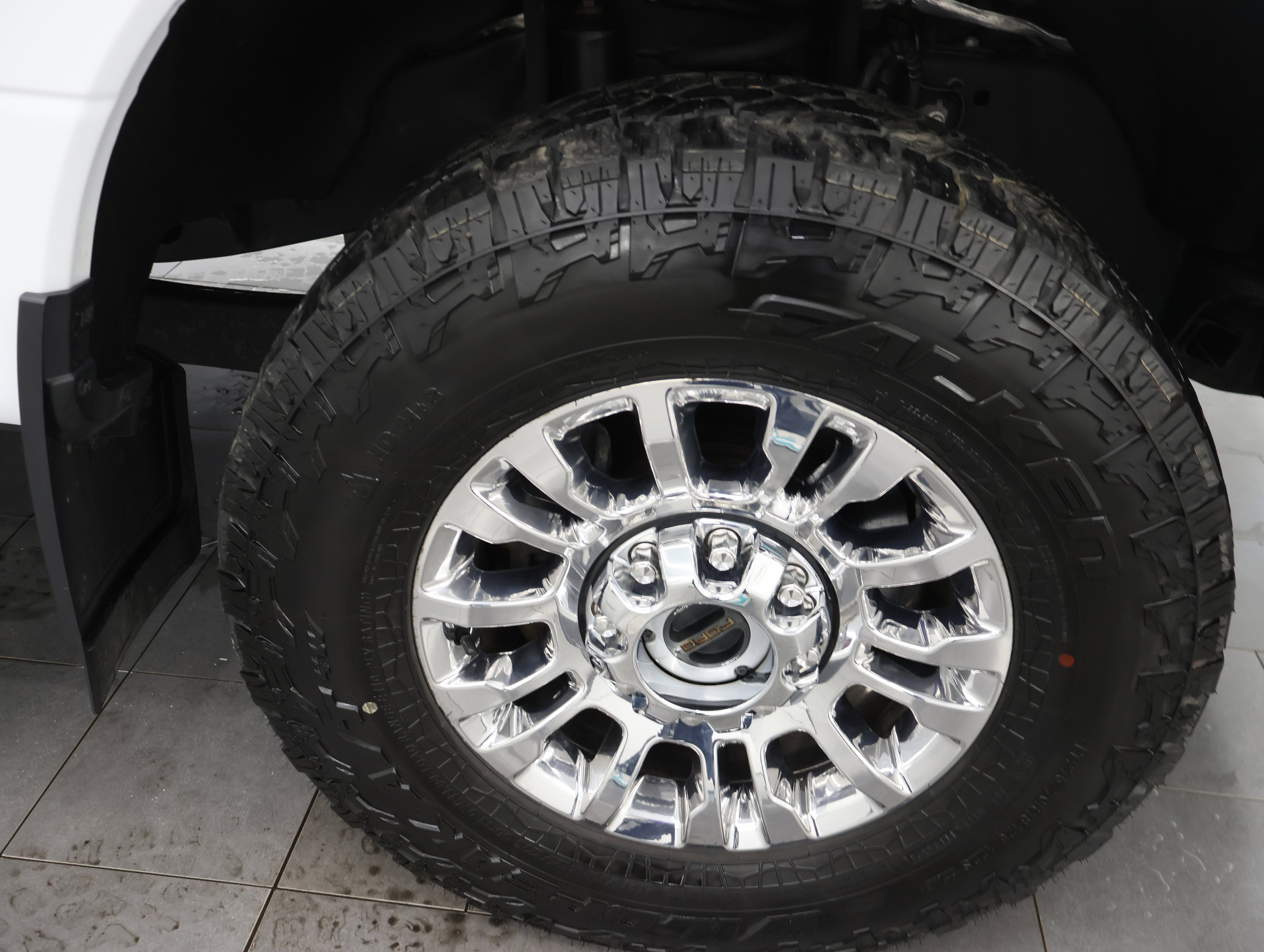 Used 2022 Ford F250 XLT w/ XLT Premium Package AWD/4WD image 3
