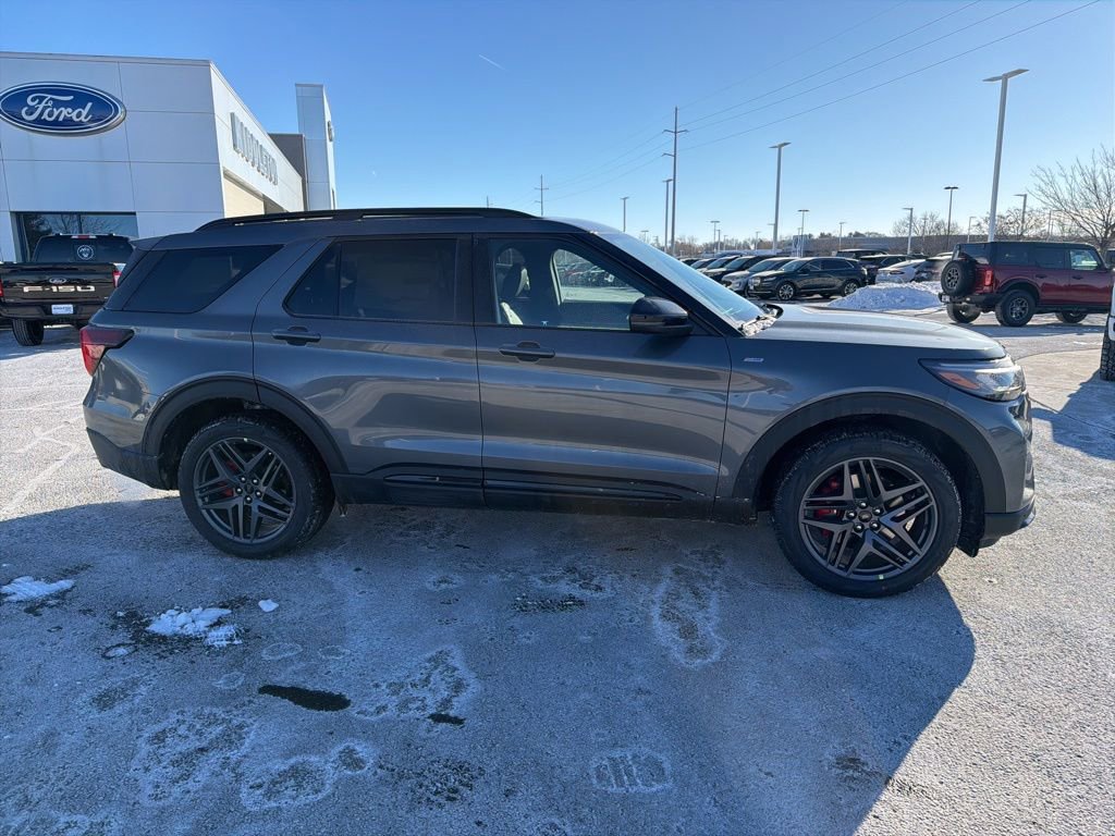 New 2026 Ford Explorer ST-Line w/ ST-Line Street Pack image 3