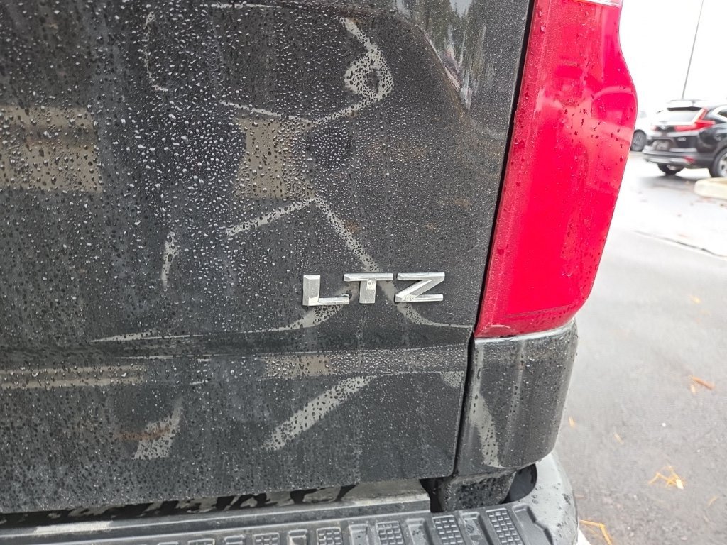 Used 2022 Chevrolet Silverado 1500 LTZ RWD image 9