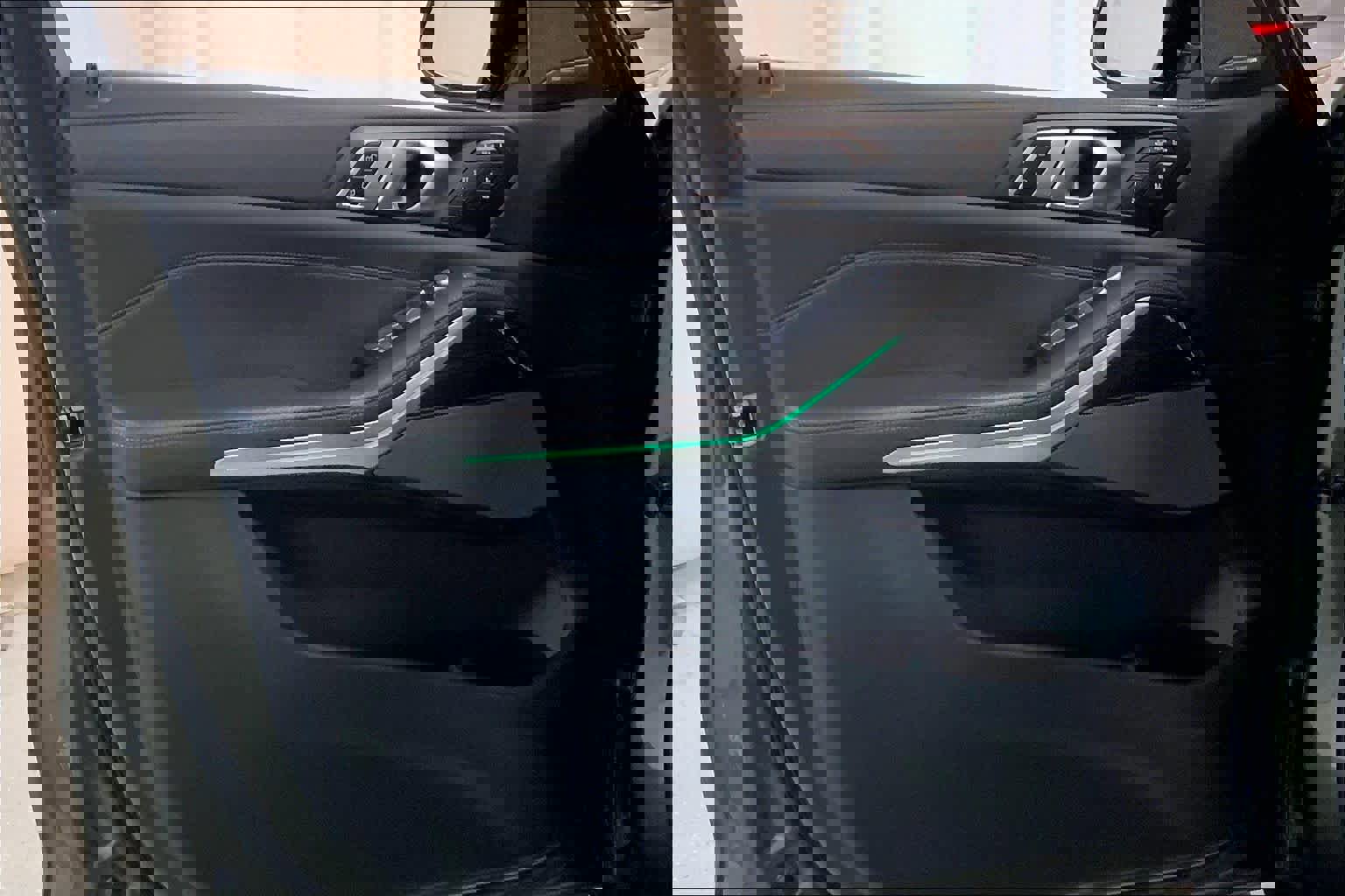 Used 2025 BMW X7 M60i image 21