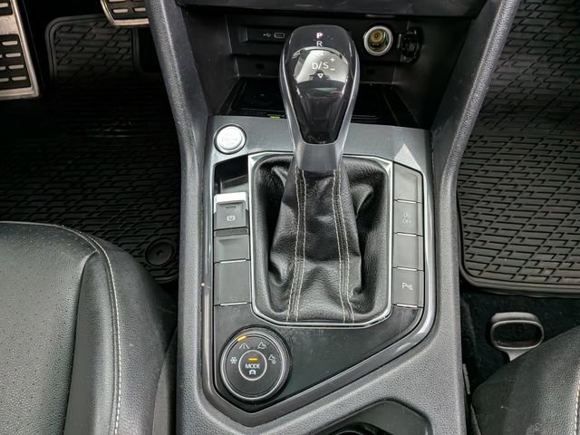 Used 2022 Volkswagen Tiguan SE R-Line image 30