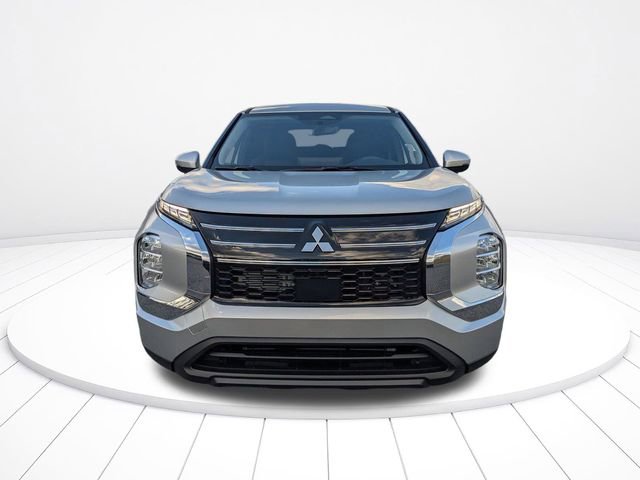 New 2026 Mitsubishi Outlander ES image 8