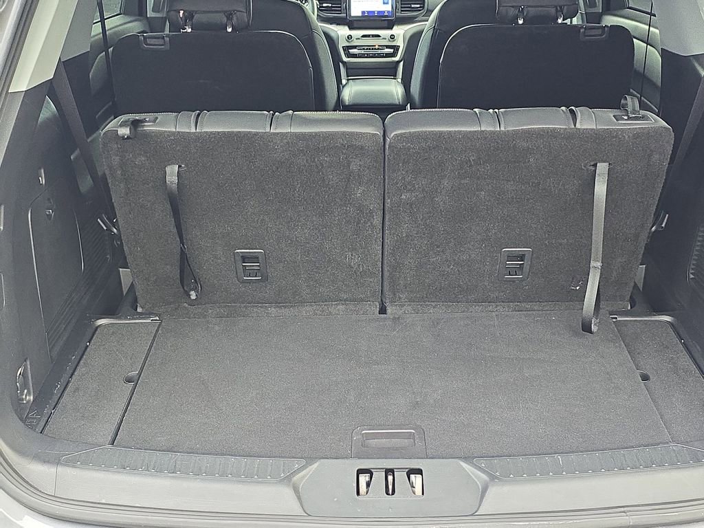 Used 2022 Ford Explorer XLT image 7