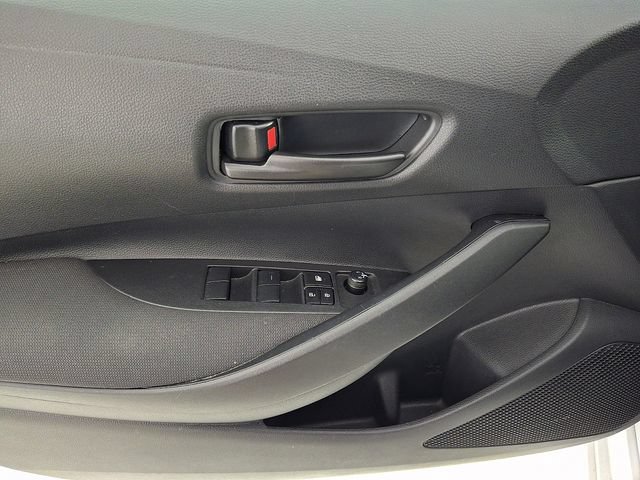Used 2025 Toyota Corolla LE FWD image 14
