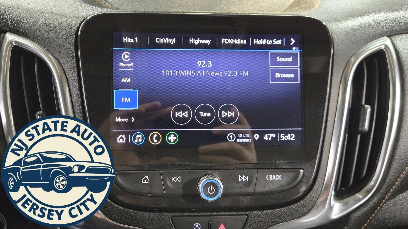 Used 2024 Chevrolet Equinox Premier image 13