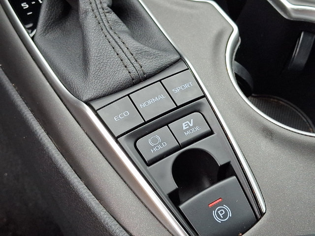 Used 2024 Toyota Camry LE FWD image 25