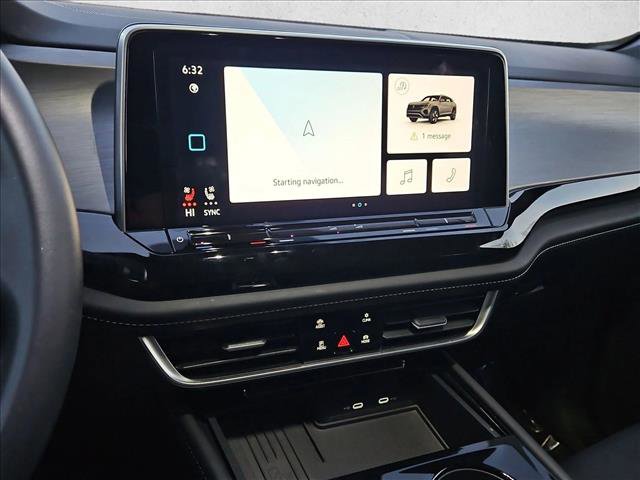 Used 2025 Volkswagen Atlas Cross Sport SE image 14